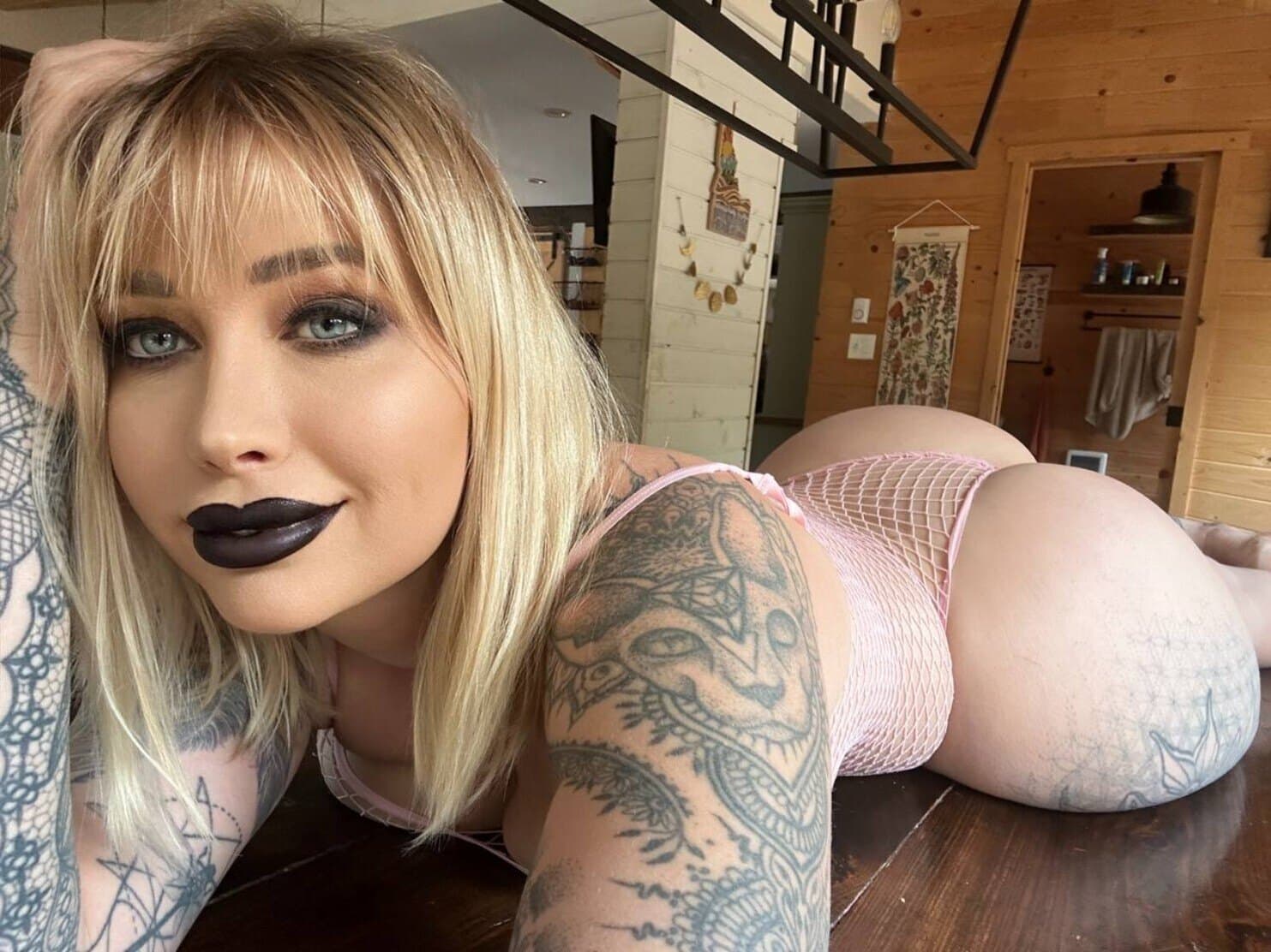 Vicky Aisha (#1 M!LF💦) cover photo